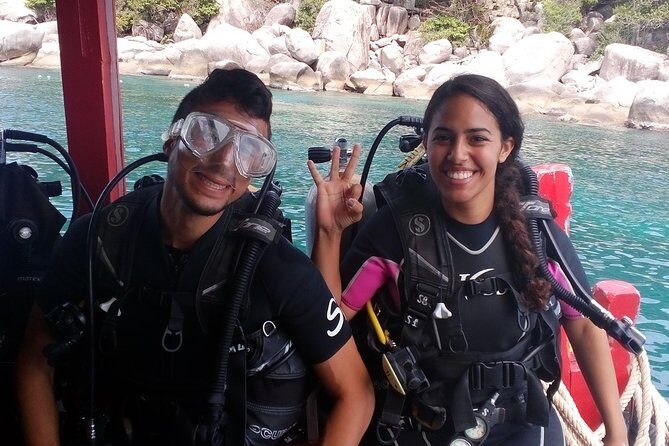 2 Days Diving Trip to Koh Tao Including 4 Dives and Accommodation - Scuba Birds on Koh Tao: gear prep, boat time, and a beachy overnight