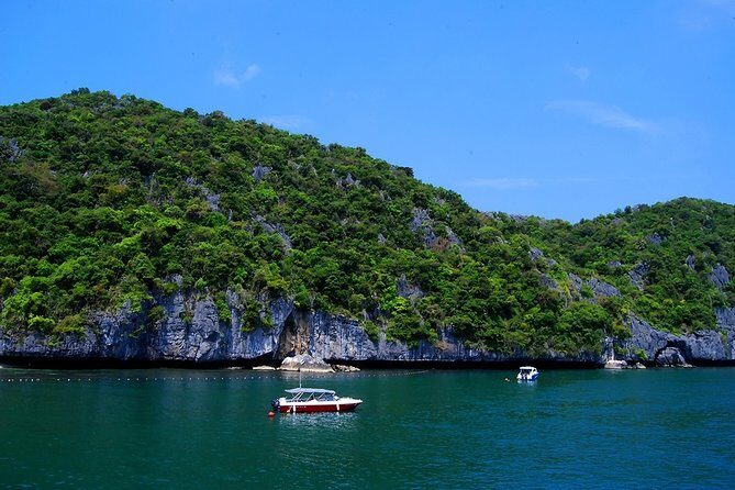 Angthong National Marine Park Snorkeling Trip By Big Boat From Koh Samui - The snorkeling-and-beach block: gear included, time managed