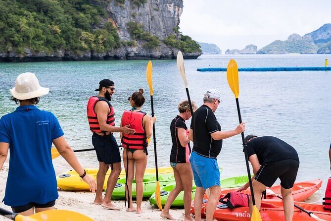 Full Day Ang Thong Islands Luxury Small Group Tour - Lunch, fruit, and keeping energy steady for 7 hours