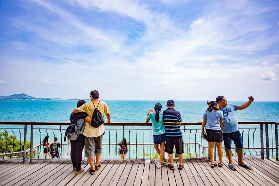Koh Samui: Half Day Around Island Tour with Transfers - Plai Laem Temple and the 18-arm Guanyin: active, not just staged