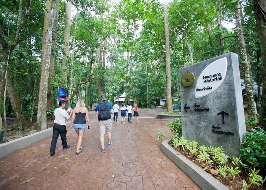 Koh Samui: Half Day City Tour with Hotel Pickup - Na Muang Waterfalls: the cooling finish that feels like a reward