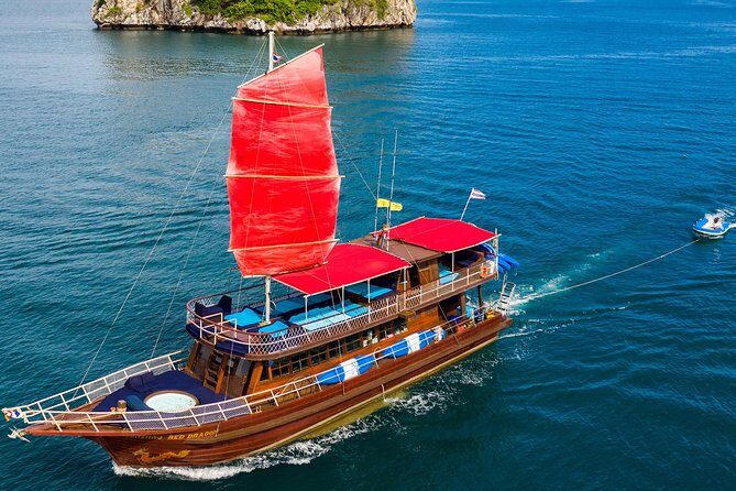 Private Full-Day Red Dragon Yacht to Angthong National Marine Park - On the way back: limestone passes, three sister islands, and the lived-in park