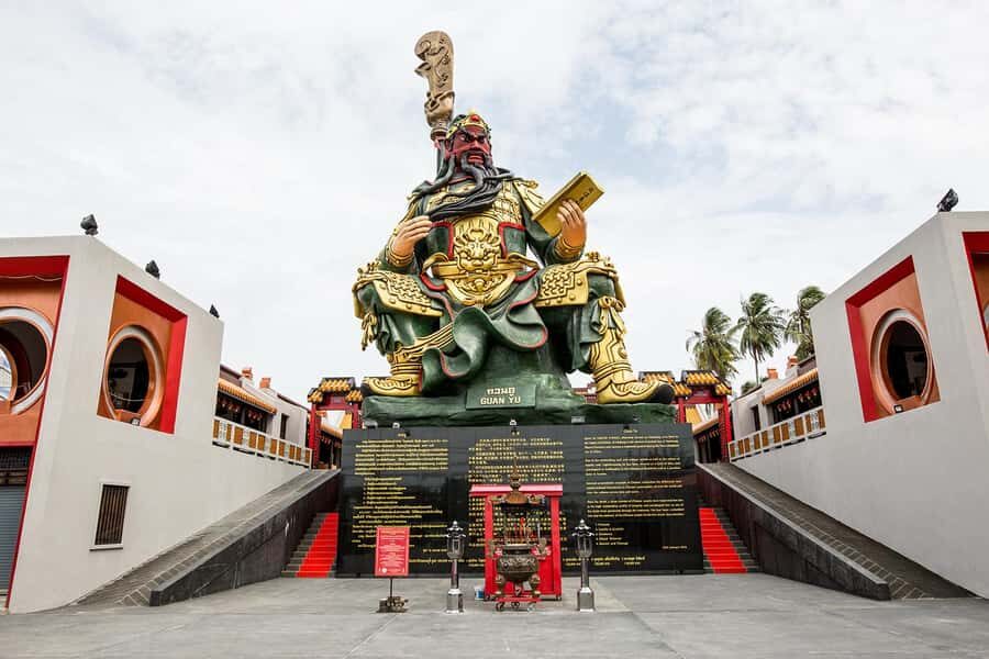 Private Group Half-Day City Tour Around Koh Samui - Wat Plai Laem: A Serene Temple Start (30 Minutes)