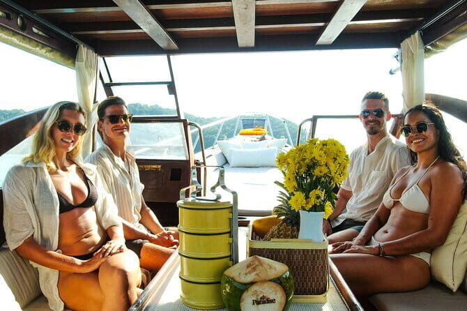 Private Pig Island & Koh Taen Luxury Longtail Tour - Meeting at Thong Krut and settling into the day’s simple rhythm