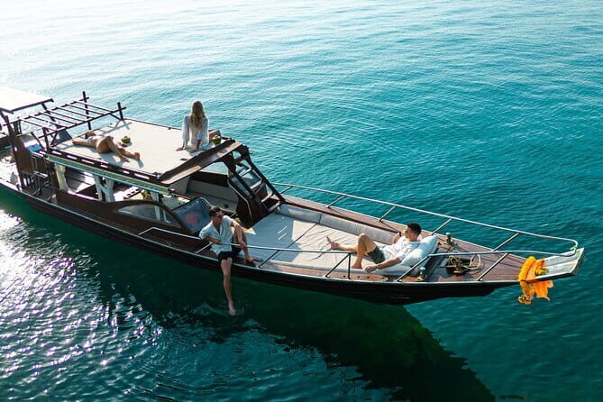 Private Pig Island & Koh Taen Luxury Longtail Tour - Weather and sea conditions: why your timing might shift