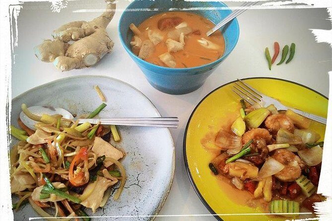 Thai Cooking Class with Local Market Tour in Koh Samui - Choosing your menu: 3 dishes and flexible protein swaps